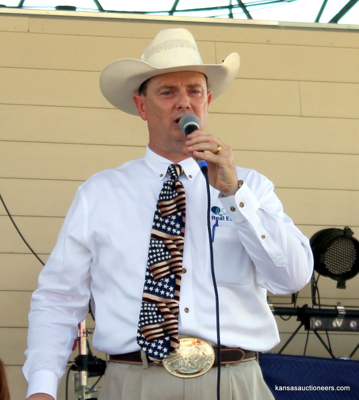 Lance Fullerton, 2014 Kansas Auctioneer Champion and MC of the 2015 finals.